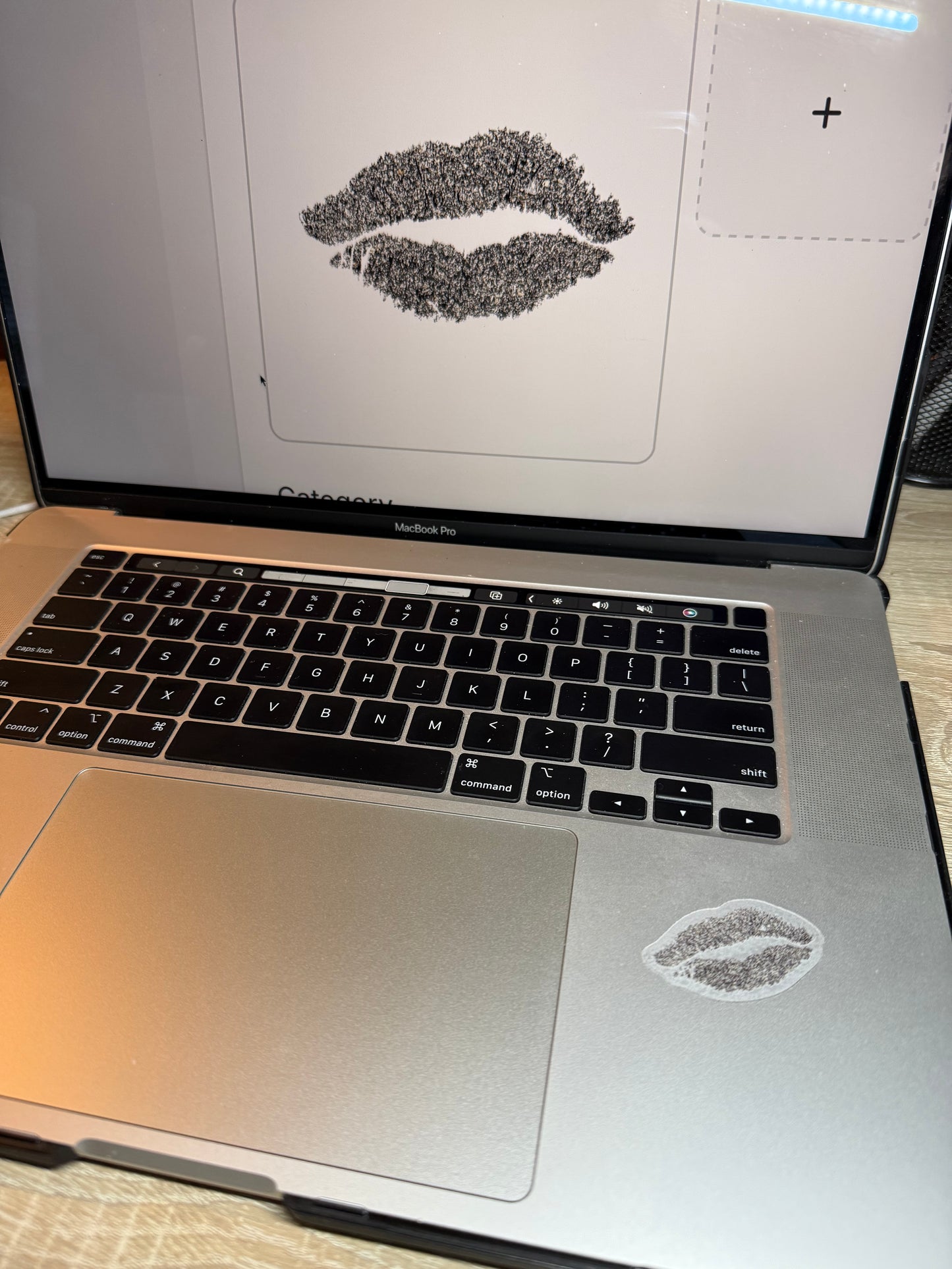 Sandy Kiss Sticker